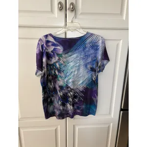Chicos Purple Blue Abstract Floral Feather Rhinestone Top Size 1‎ Medium thumbnail 6