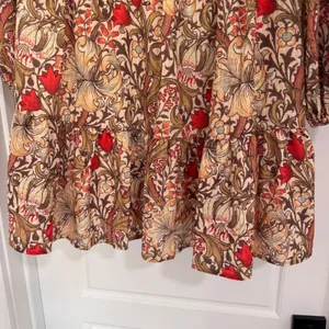 Entro Floral Smocked Mini Dress Long Sleeve Boho Tan Red Brown D21560 Womens M‎ thumbnail 5