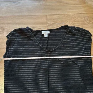 Loft Black and White Striped T-Shirt Size‎ Medium thumbnail 3