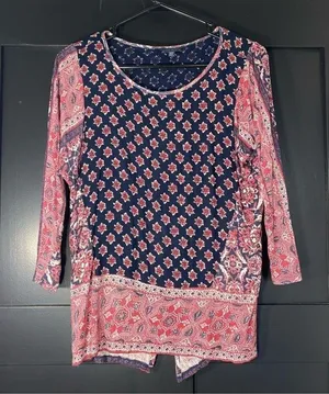🛟🛟🛟BOGOHO 🛟🛟🛟Lucky Brand Multi-Media Floral Navy and Pink Blouse-Medium thumbnail 1