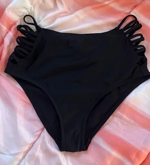 Bikini Bottoms thumbnail 1