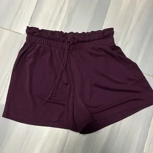 Fabletics shorts thumbnail 1