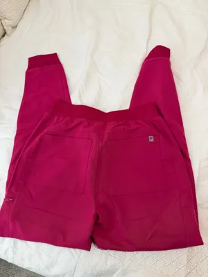 Fabletics Scrub Set thumbnail 4