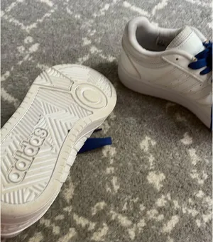 White Adidas Sneakers thumbnail 3