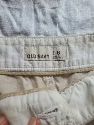 Old Navy Beige Casual Bermuda Shorts Size 6 thumbnail 2