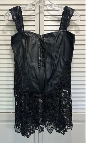 Lace Faux Leather Corset Black Size 3XL Runs Small Lace Sides/Skirt Boning Zip thumbnail 1