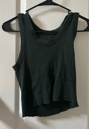 Brandy Melville John Galt ribbed Tank top Crop thumbnail 1