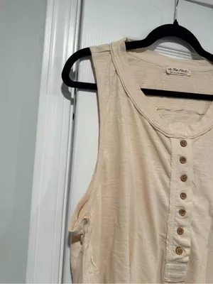 NWT Free People We The Free Size S Sleeveless Henley Tank Top Cream Raw Hem Boho thumbnail 2