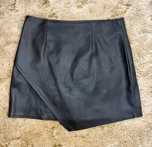 Forever 21 Black Faux Leather Grommet Asymmetrical Skirt Size Small Y2K thumbnail 1