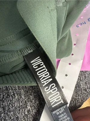 754. Victoria sport bra 34dd. Green Euc thumbnail 4