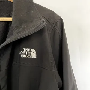 The North Face black full‎ zip jacket women's size medium warm fall jacket thumbnail 2
