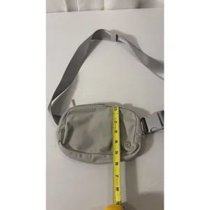Lululemon Belt Bag Womens One Size Gray Everywhere Crossbody Fanny Pack Nylon‎ thumbnail 8