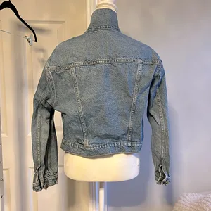 Old Navy Classic Jean Jacket Denim Womens Size Small thumbnail 4