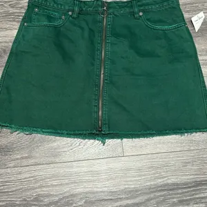 Free People We the Free Zip It Up Mini Jean Skirt Green Cotton size 31‎ *251 thumbnail 6