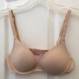 FINAL MARKDOWN Pink Victoria’s Secret bra 32a thumbnail 1