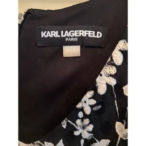 Karl Lagerfeld Paris‎ Women Black White Floral Lace Ruffle Sleeve Dress Size 8 thumbnail 2