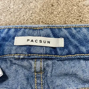 Daisy High Waisted Mom Jeans Size 26 thumbnail 5