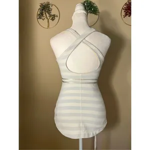 Lululemon Action Pale Blue White Silver Athletic Tank Top Size 4 thumbnail 2