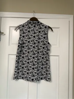 Lands' End Black & White Floral Sleeveless Collared Tank thumbnail 2
