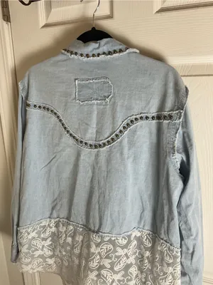 POL Light Wash Denim Button Down Top Shirt Studded Western Lace Trim Small S thumbnail 8