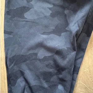 Lululemon Camo Joggers thumbnail 3