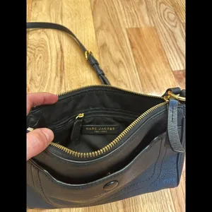Marc Jacobs EUC  Black Crossbody Bag thumbnail 4