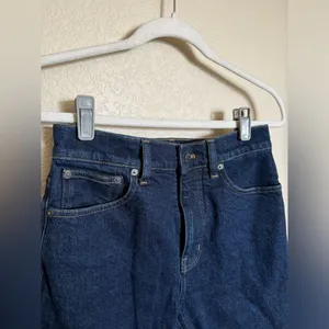 MADEWELL 90’s High‎ Rise Straight Size 26 in Norman Wash Dark Wash Blue thumbnail 5