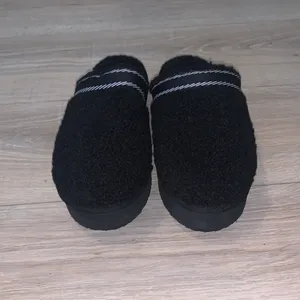 Joyspun Intimates Women’s 8 Teddy Fleece Platform Clog Slippers thumbnail 2