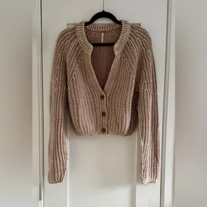 BEST Free People Sweet Nothing Cardi NWOT - Medium - Sandcastle Tan Beige Knit thumbnail 6