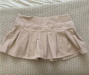 American Eagle Pleated Skirt thumbnail 1