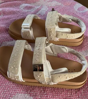 A New Day Women's Beige White Pearl Beaded Flat Synthetic Sandals Size 7.5 thumbnail 1