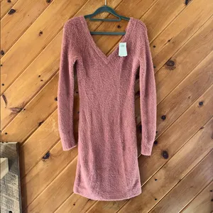 Abercrombie & Fitch V-Back Fuzzy Sweater Dress in dusty pink NWT thumbnail 2