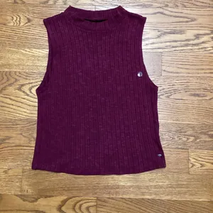 American Eagle chic ribbed high neck sleeveless sweater Burgundy size Large thumbnail 8