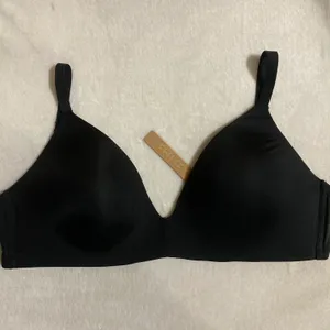 SKIMS Wireless Bra 38DD thumbnail 2