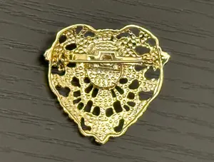 Lovely Vintage Brooch Faux Pearl Cabochon Filigree Gold Tone Heart thumbnail 5
