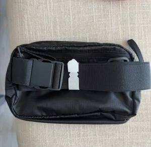 Vera Bradley belt bag NWT thumbnail 2