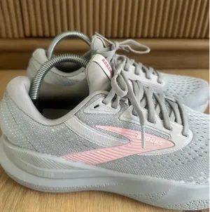 Brooks Adrenaline GTS 24 Running Sneakers thumbnail 2