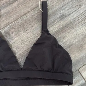 SKIMS Black Triangle Bralette M NEW thumbnail 7