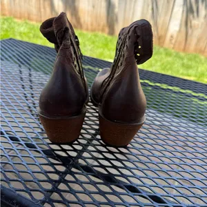 Shyanne Fuji Brown Leather Laser Cut Western Ankle Booties Womens Size 7 M thumbnail 4