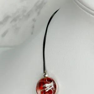Chico's Black and Red Beaded Triple Strand Wire Gold Tone Necklace ✨ thumbnail 6