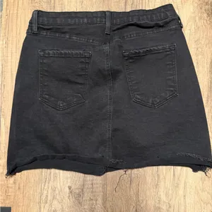 Just Black Denim Black Mini Skirt Size Large Distressed Raw Hem Stretch thumbnail 3