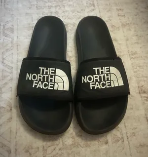 Men’s North Face Slides thumbnail 1