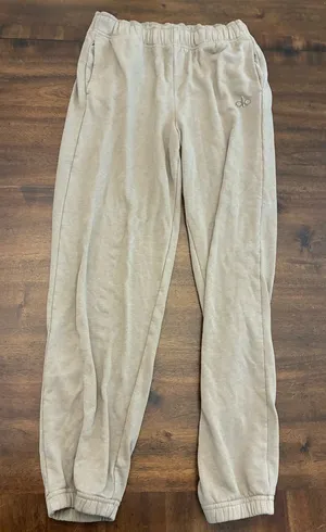 Alo Accolade Joggers Sweatpants Women’s Small Tan Pants Slight Wash Wear thumbnail 1