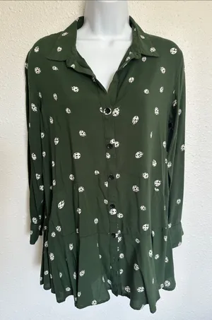 Anthropologie 11-1-Tylho Lakin Green Tunic Ladybug Button Down Shirt Size Small thumbnail 1