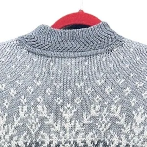 Vintage Fair Isle Snowflakes Sweater‎ Gray Small thumbnail 4
