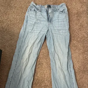 Hollister Medium Wash Baggy Ultra High-Rise Jeans thumbnail 1