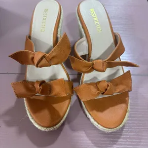 Restricted Brown wedge Bow Sandals Brown Size 8 thumbnail 3