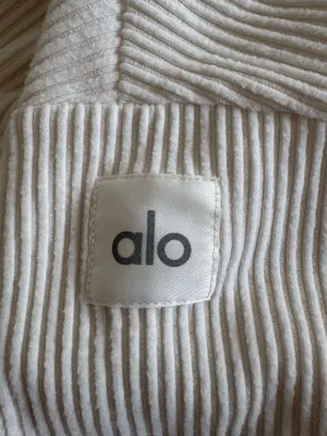 Alo Yoga Ivory Muse Set thumbnail 8
