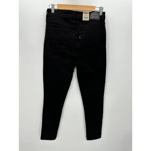 Levi's Womens Jeans 24 NWT 721 Black Wash High Rise‎ Skinny Denim Stretch thumbnail 2