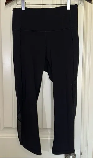 Lululemon Body Con Crop Athletic Leggings Size 8 thumbnail 1
